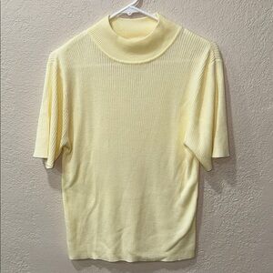 Croft & Barrow Yellow Short Sleeve Tee